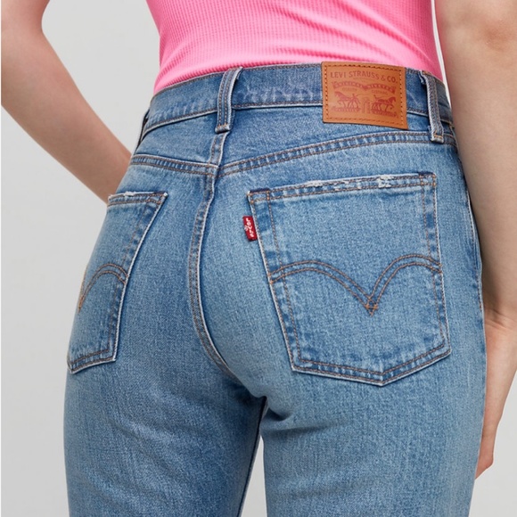 Levi's Wedgie Straight - Picture 2 of 9